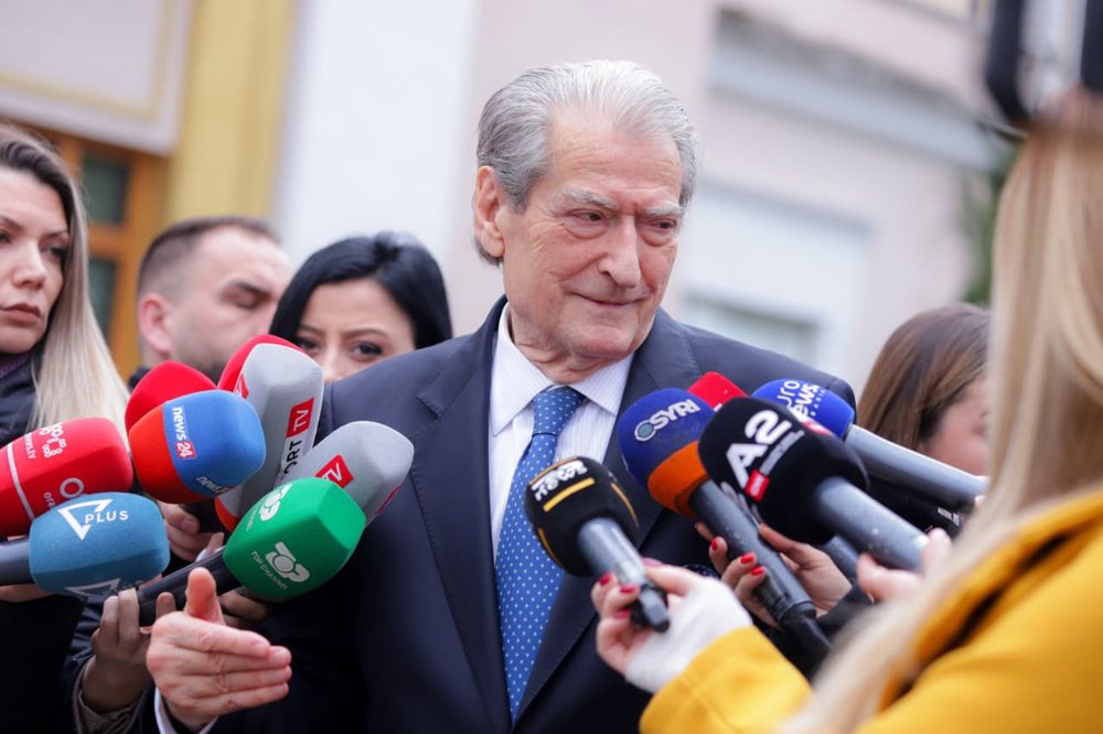 Berisha: Sazanin ia kam ofruar edhe un&euml; Berlusconit, Rama po b&euml;n