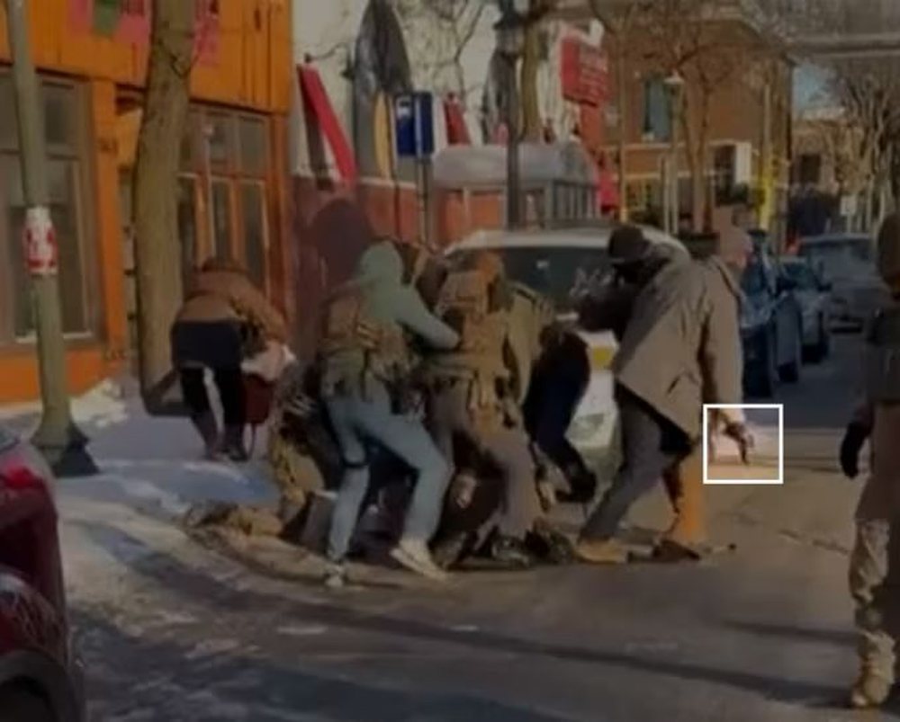 Agjent&euml;t federal&euml; t&euml; emigracionit vrasin nj&euml; qytetar