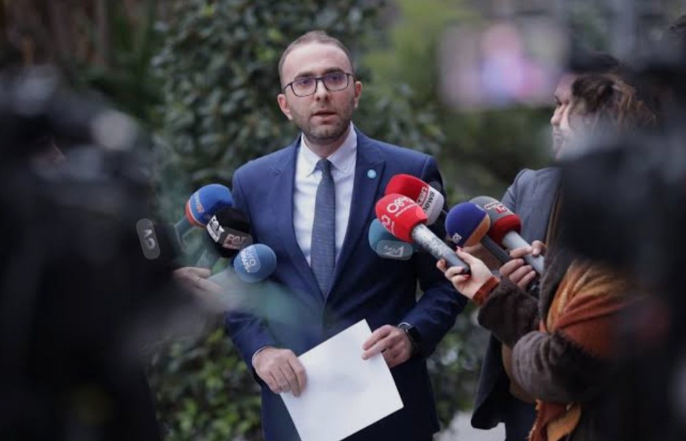 Bardhi i p&euml;rgjigjet Ram&euml;s: Kryeministri mbron korrupsionin. Policia