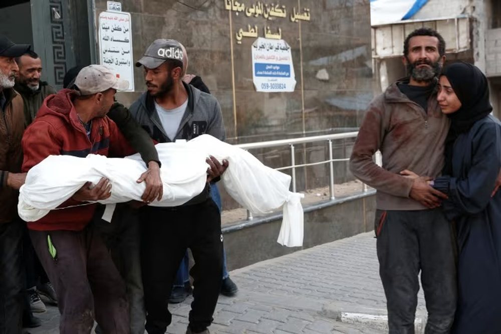 Djemt&euml; q&euml; mblidhnin dru p&euml;r zjarr n&euml; Gaza u vran&euml; nga