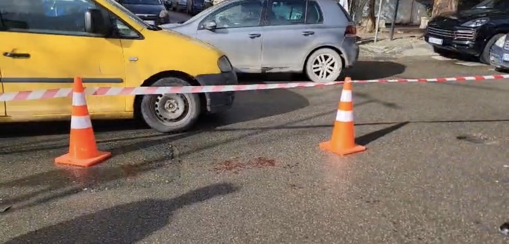 Durr&euml;s/ Babai plagos me thik&euml; vajz&euml;n n&euml; mes t&euml;