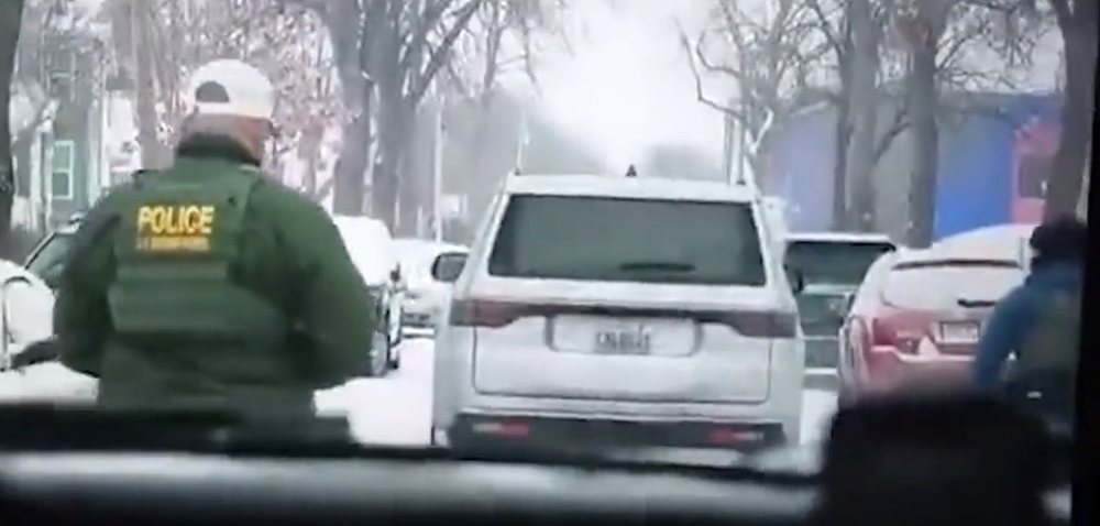 &ldquo;Do ta thyejm&euml; xhamin&rdquo;, agjent&euml;t e emigracionit n&euml;