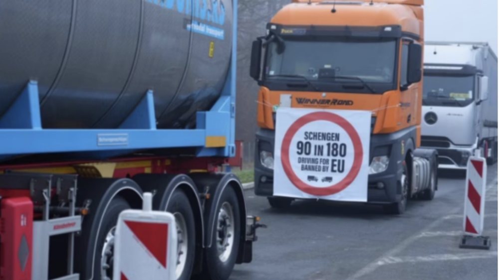 Serbi: 20 pika kufitare t&euml; bllokuara p&euml;r automjetet e r&euml;nda,