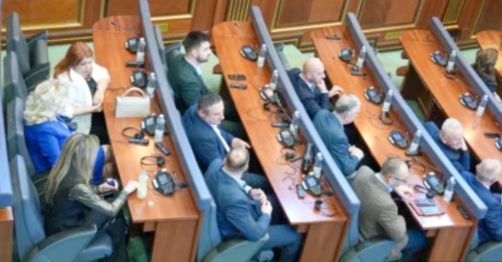 Bllokada e Kuvendit mund t&euml; kthehet s&euml;rish