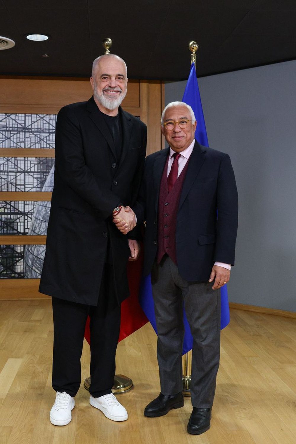 Rama n&euml; Bruksel p&euml;r dark&euml; informale me Antonio Costan, n&euml;