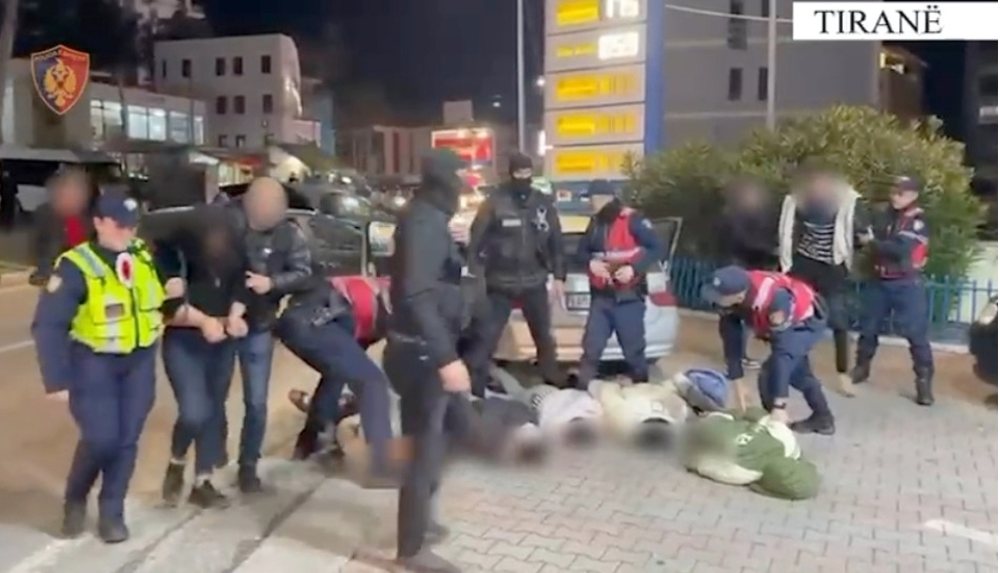 Goditet skema e trafikimit me makina me qira, arrestohet 35 vje&ccedil;arja,