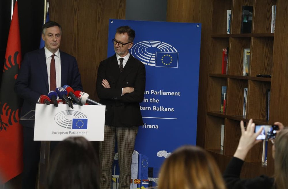 McAllister nga Tirana: &Ccedil;&euml;shtja Balluku do t&euml; jet&euml; nj&euml;