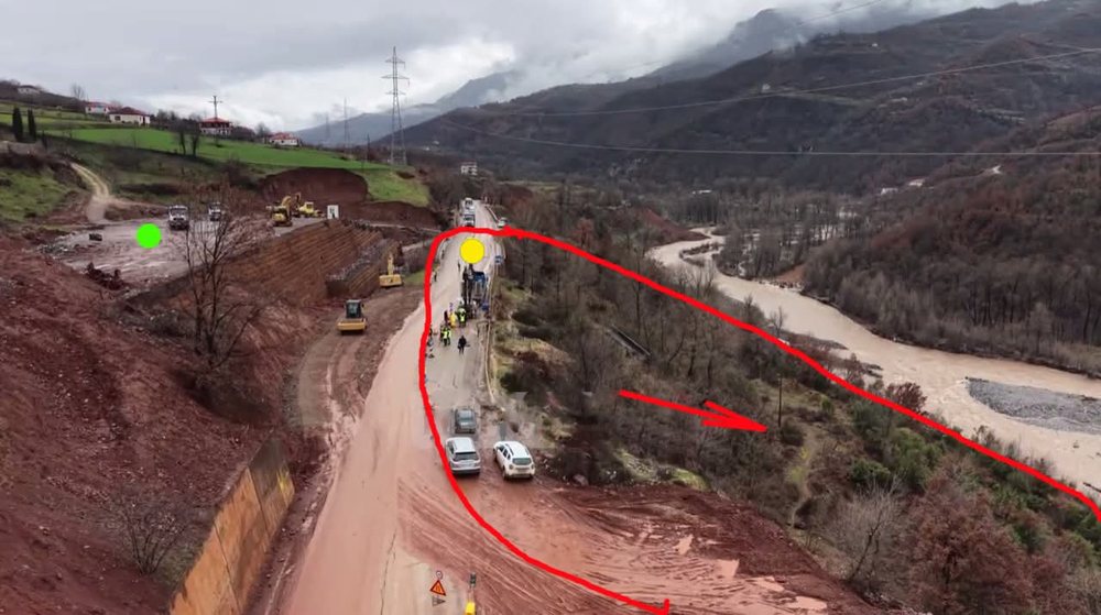 Rr&euml;shqitja masive e tok&euml;s bllokon aksin Librazhd &ndash;