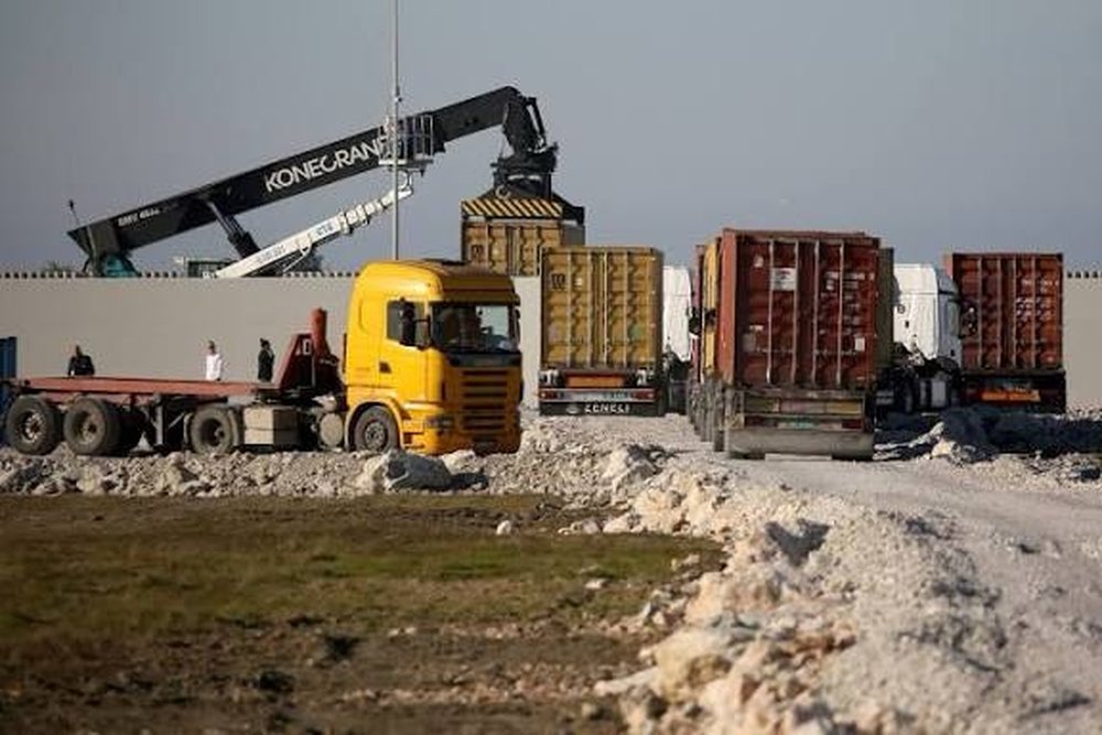 Zhvendosja sekrete e mbetjeve toksike: 102 kontejner&euml; t&euml; Kurum