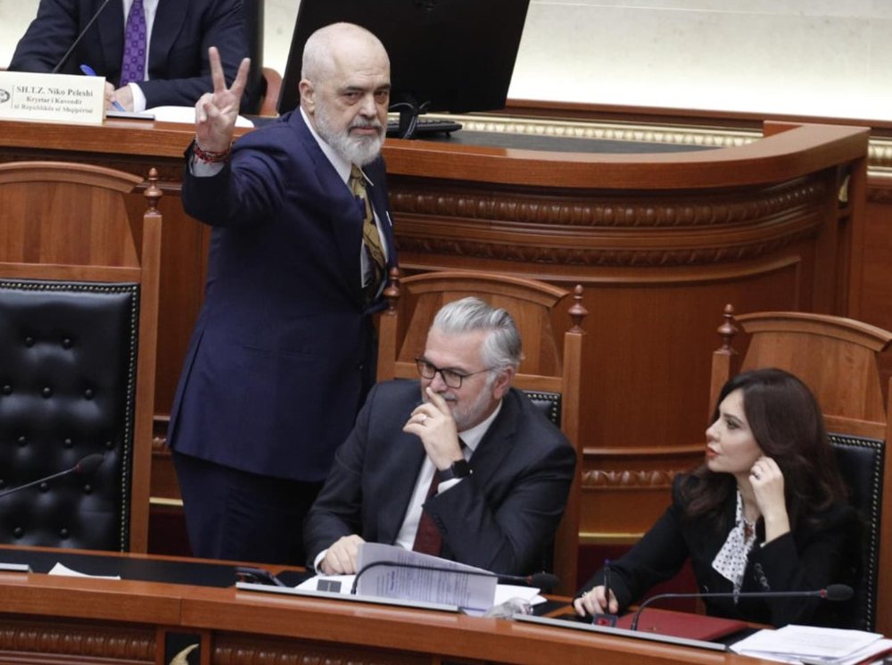 Rama sulmon bloger&euml;t, influencer&euml;t dhe analist&euml;t nga Elbasani: