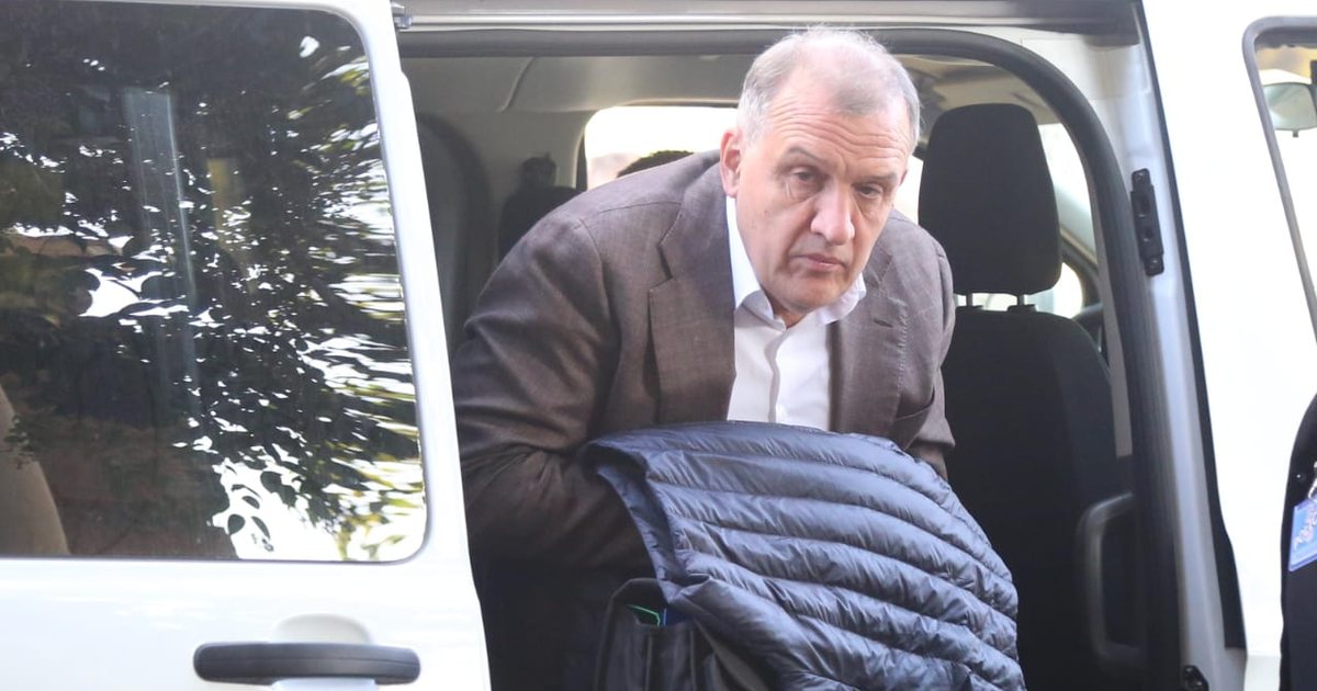 Kërkoi shfuqizimin e masës  arrest në burg   Kushtetuesja rrëzon padinë e ish ministrit të shëndetësisë Ilir Beqaj