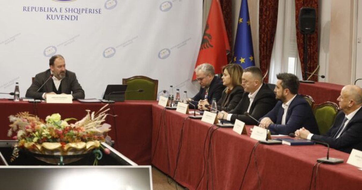 PS nuk  toleron  bojkotin e PD  propozon ndryshime në Komisionin për  Territorialen  dhe kërkon shumicën e anëtarëve