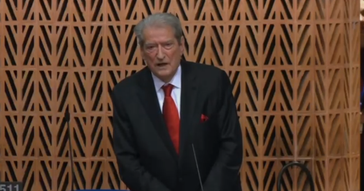 Dy minuta nuk mjaftuan  Berisha vijon fjalimin edhe pa mikrofon në Asamblenë Parlamentare të KE