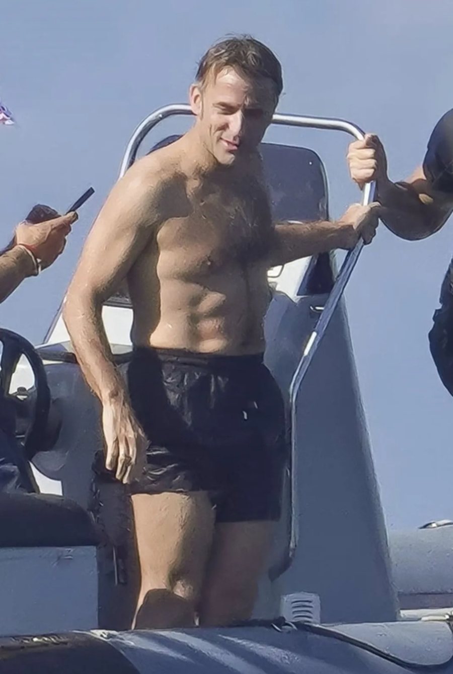 Emmanuel Macron surprises vacationers on the Riviera: "Easter six