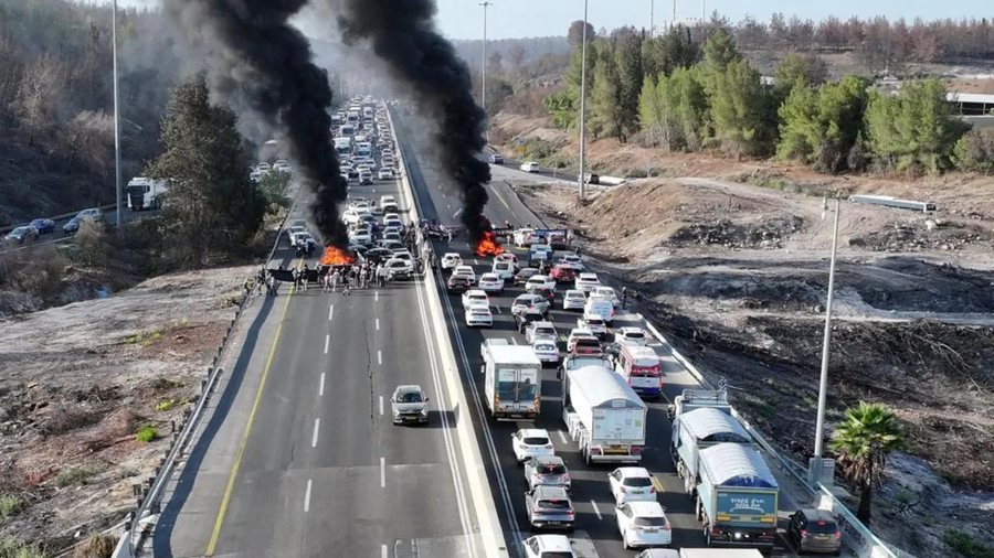 Mass exodus from Gaza amid bombing and famine: 61,000 dead, 90% of population