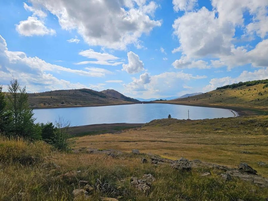 Katër fshatrave të Martaneshit po u merret uji i pijshëm për