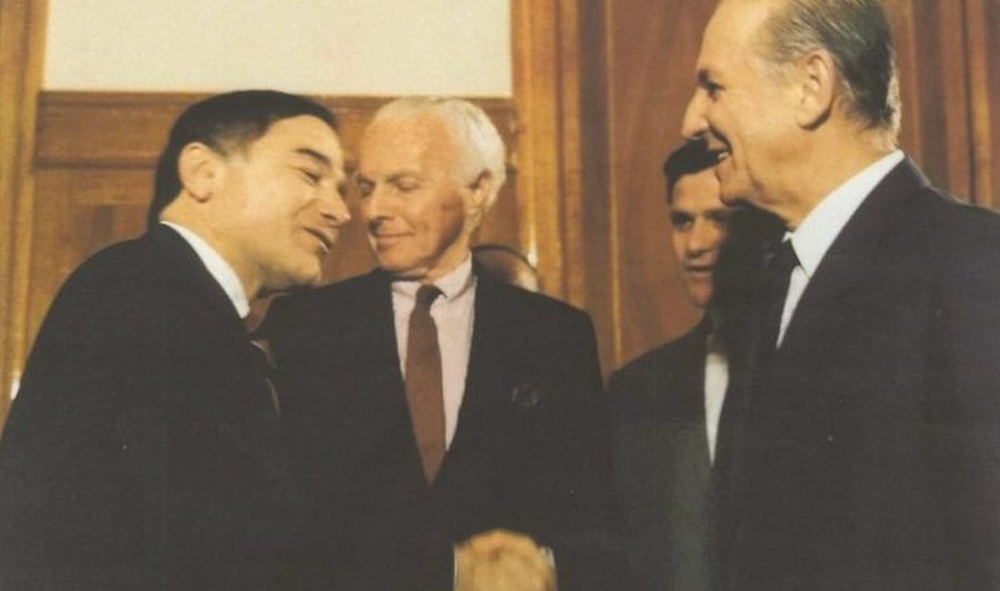 Një kujtim i “fshehur” i vizitës së Ramiz Alisë