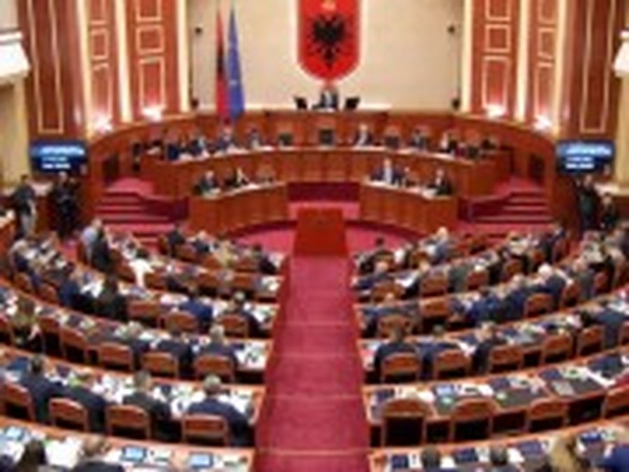 Small parties in the Assembly against Electoral Reform, the commission is