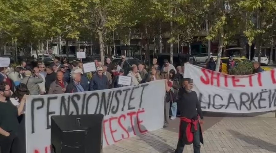 Minatorët e Spaçit protestë para Kuvendit: “Duam të