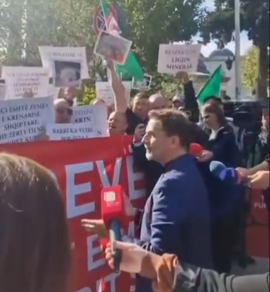 Erion Braçe supports the miners with rhetoric, being part of the SP