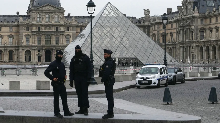 Raporti pas vjedhjes së Louvrit: Sistemet e sigurisë të