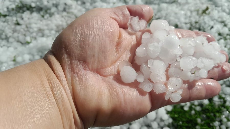 Stuhi dhe breshër përfshijnë qarkun e Elbasanit