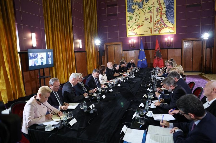 Rama reagon pas takimit me ambasadorët e vendeve të BE