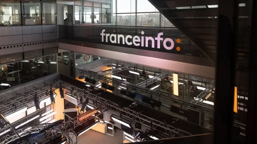 Bomb threat causes French public television to interrupt broadcast 