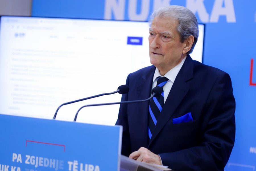 Berisha tjetër mesazh Salianjit: Asnjë takim privat s’më