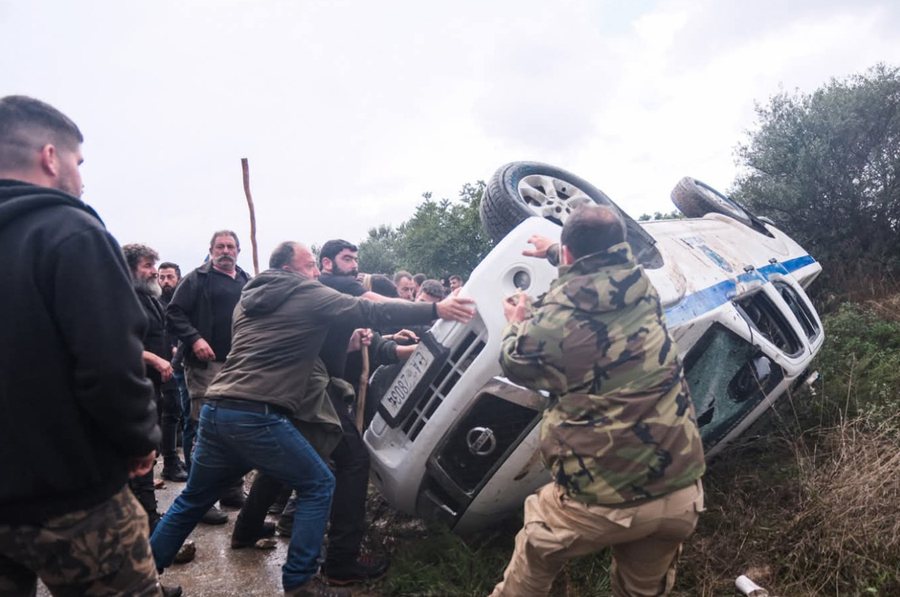 Foto/ Protesta e fermerëve në Greqi përshkallëzohet në