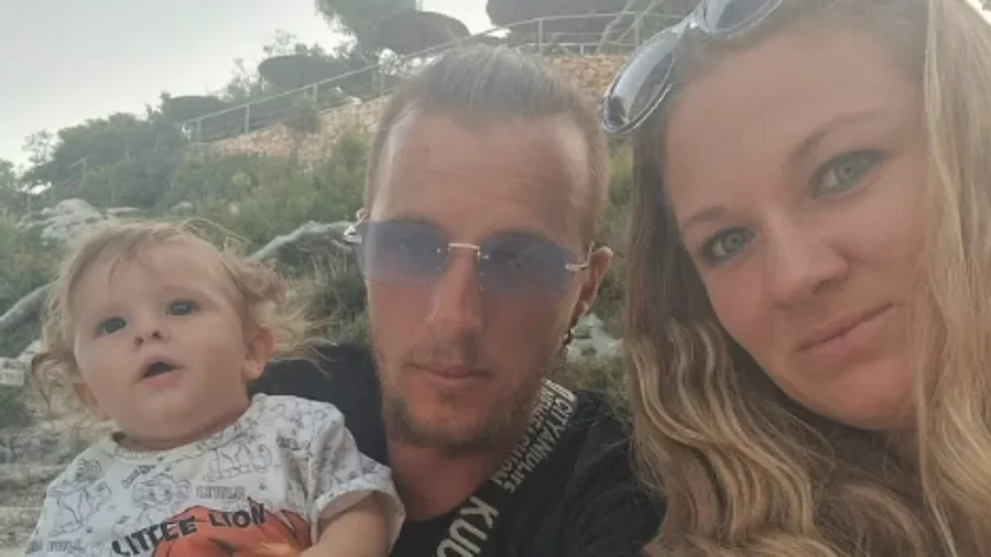 Flet e ëma e 2-vjeçarit shqiptar që u sulmua nga pitbulli: