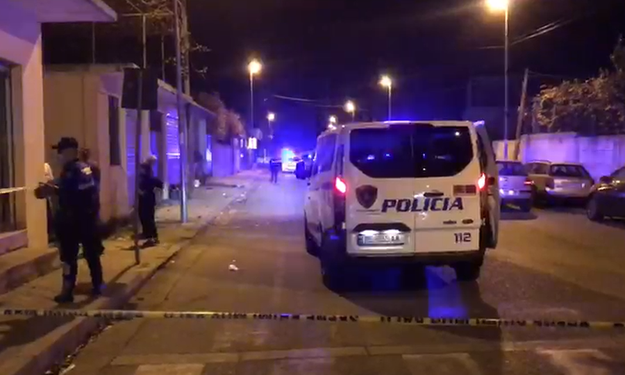 Shpërthim me tritol në biznesin e prodhimit të reklamave në