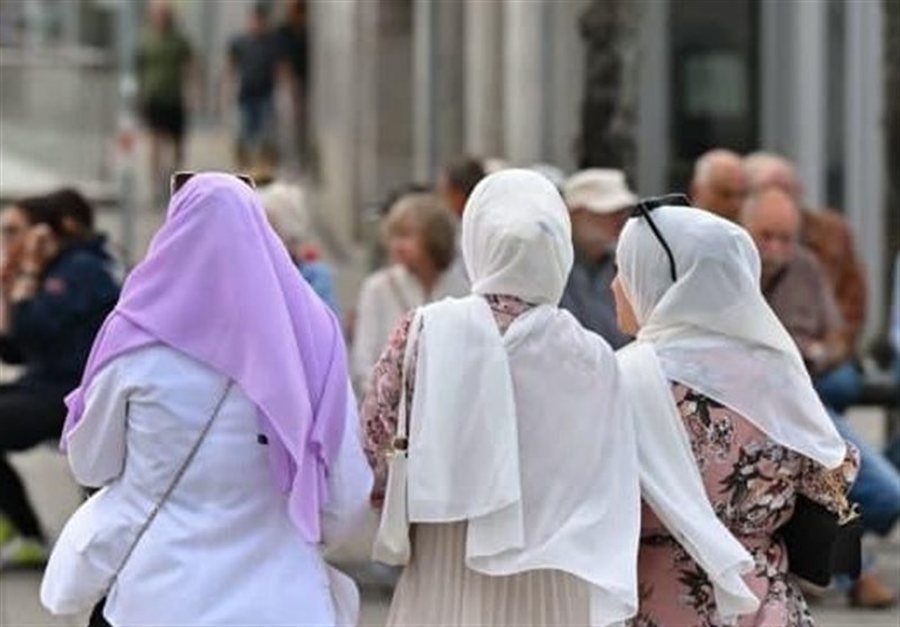 Austria ndalon mbulimin me shami për vajzat nën 14 vjeç