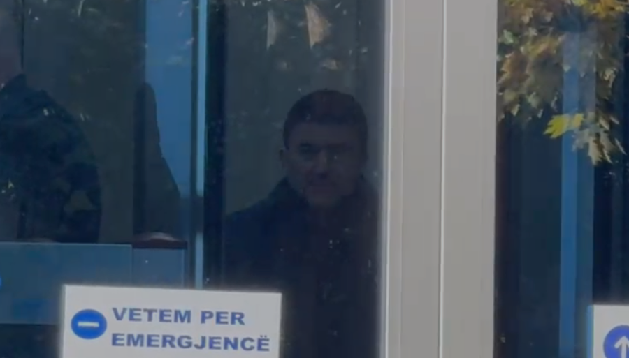 Elvis Roshi appears at SPAK to receive notification of extension of