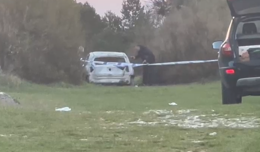 Video/ U gjet i djegur brenda makinës, viktima dyshohet se i vuri