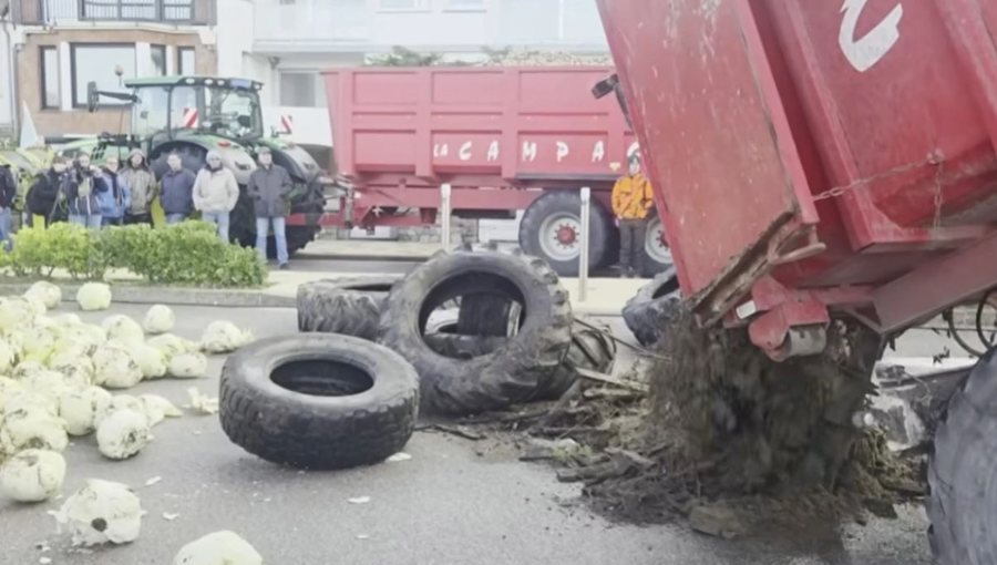 Fermer&euml;t protestojn&euml; te sht&euml;pis&euml; s&euml; pushimeve t&euml;