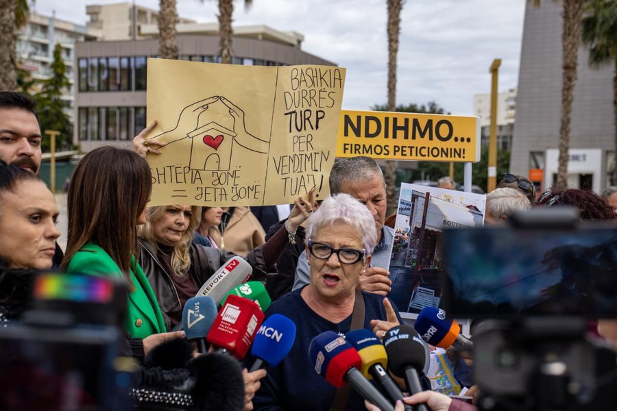 Banorët e prekur nga projekti TID në Durrës i kthejnë