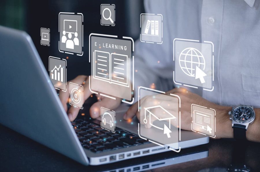 Sa or&euml; n&euml; dit&euml; kalojn&euml; shqiptar&euml;t n&euml; internet?