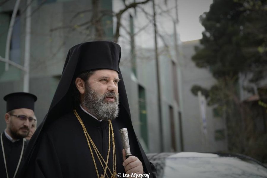 VNA &ndash; kronik&euml; pa hat&euml;r e nj&euml; viti shqiptar, midis