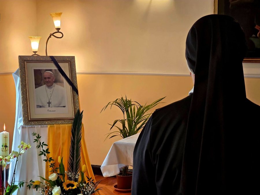 VNA &ndash; kronik&euml; pa hat&euml;r e nj&euml; viti shqiptar, midis