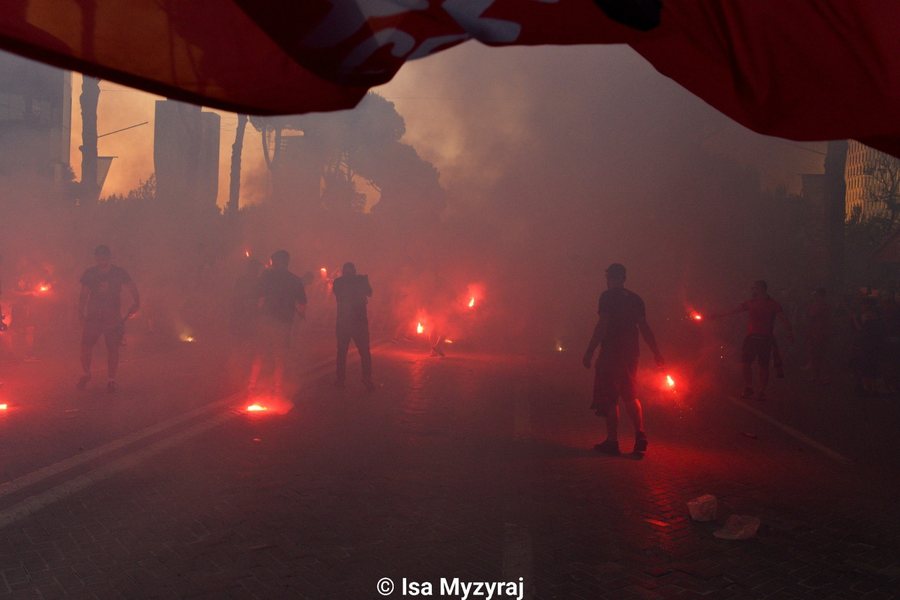 VNA &ndash; kronik&euml; pa hat&euml;r e nj&euml; viti shqiptar, midis