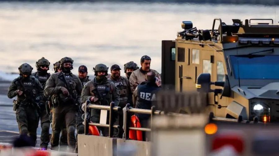 Me pranga në duar/ Momenti kur presidenti i Venezuelës, Nicolás