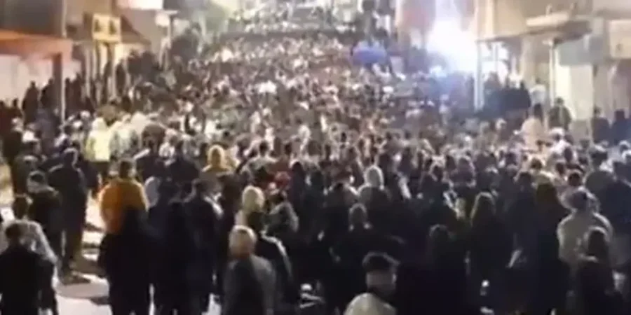 Protestat në Iran/ Më shumë se 50 të vrarë, mbyllet