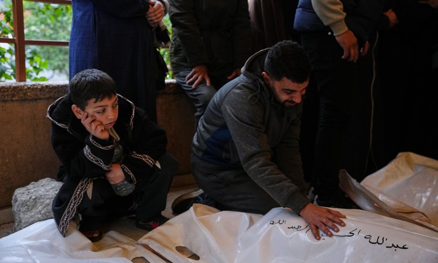 Sulmet izraelite në Gaza: Të paktën 13 viktima, mes tyre edhe 4