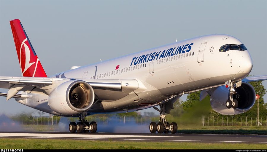 Panik në qiell/ Avioni bën ulje emergjente në Barcelonë pas