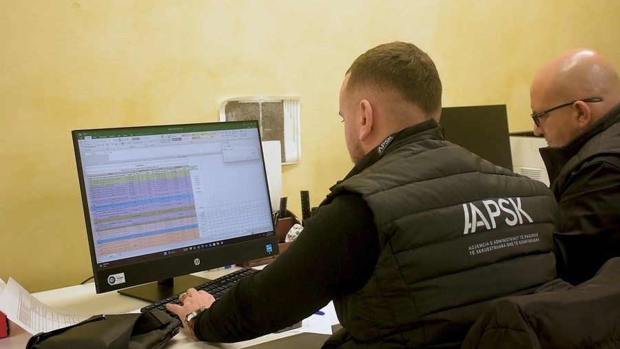 Pronat e spanjollit q&euml; drejtonte skem&euml;n piramidale, sekuestrohen dy