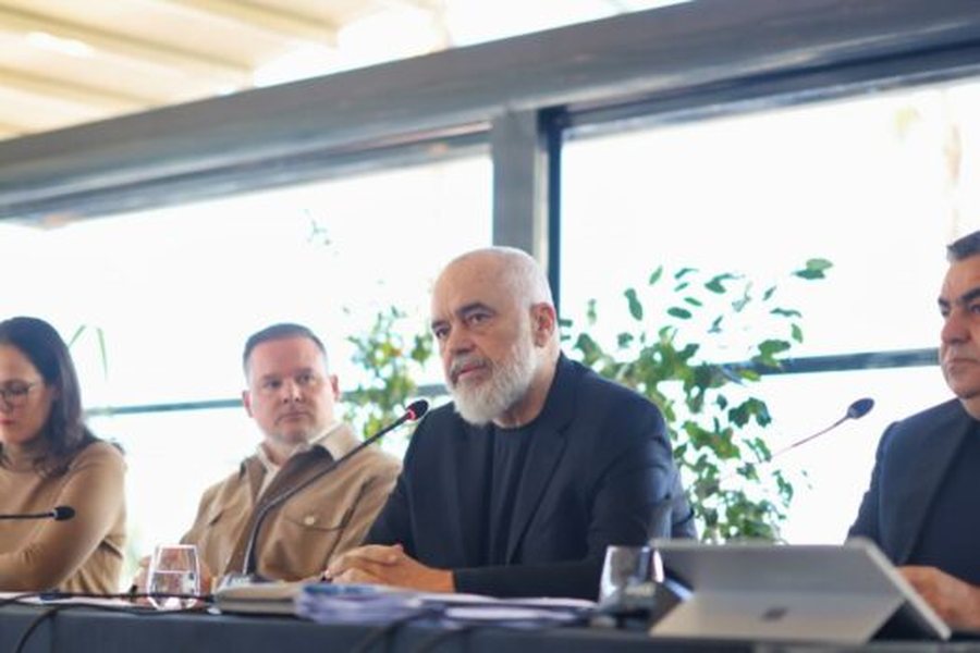 Rama pranon neglizhenc&euml;n e qeveris&euml;: Mungesa e infrastruktur&euml;s