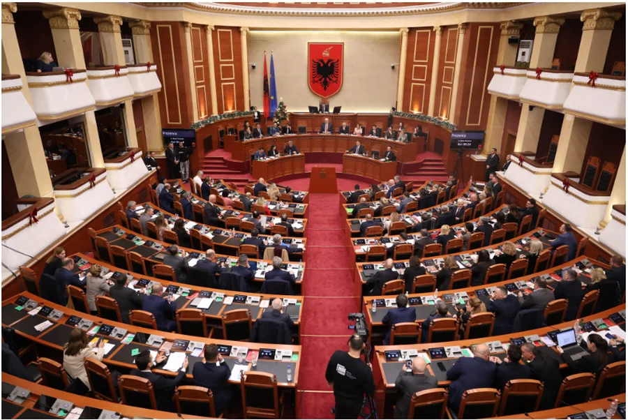 Kuvendi rikthehet n&euml; pun&euml;, nis sesioni i ri parlamentar