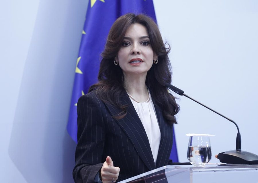 Nga tallja e shkurt&euml;r e Ram&euml;s me diplomacin&euml; shqiptare tek