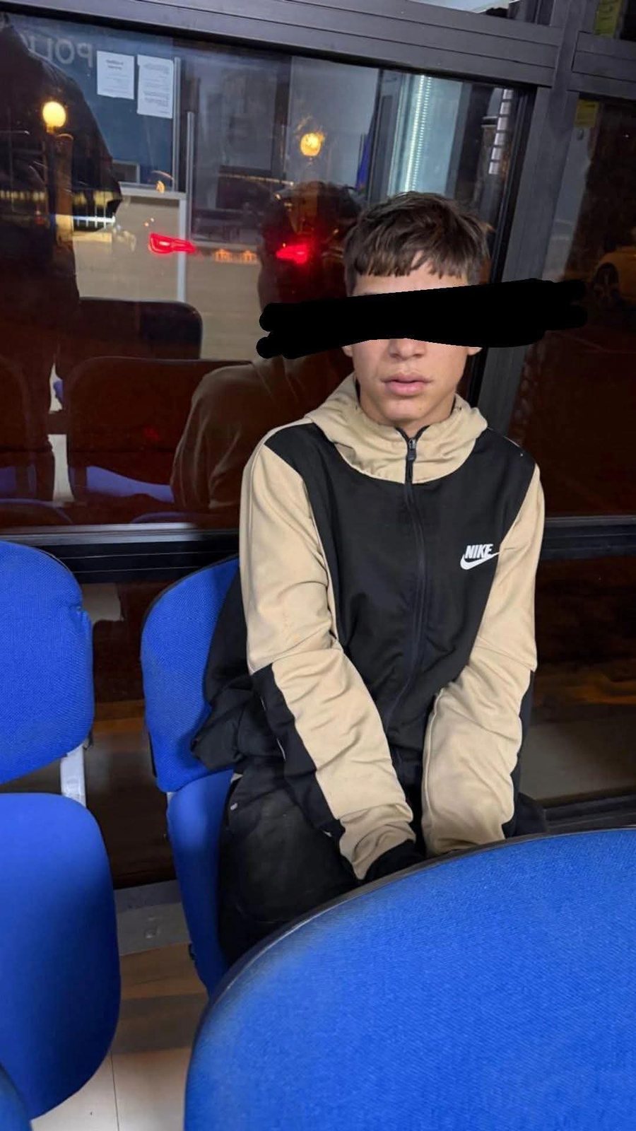 Policia shoq&euml;roi 10 vje&ccedil;arin, flasin prind&euml;rit: S'kishte